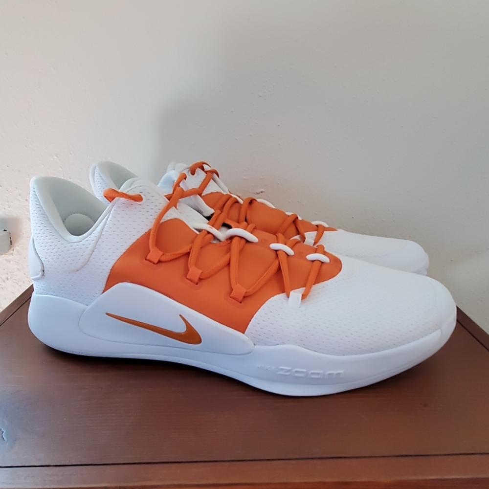 **SOLD** NIKE Zoom Hyperdunk Basketball Shoes - Picture 4 of 7